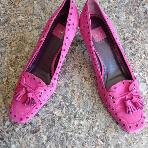 Coach Pretty In Pink Suede Tassel Kitten Heel Pumps Size 7B (04) - Picture 8 of 11